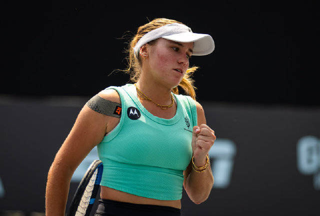 肯宁完胜奥胖,黑马连捷,王曦雨只身进八强,中国军团两胜六负_名将