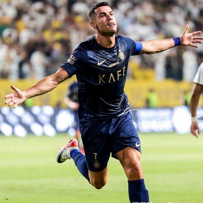 2-0!,c罗迎来亚冠首秀,,制造红牌 策动进球,,利雅得胜利开门红