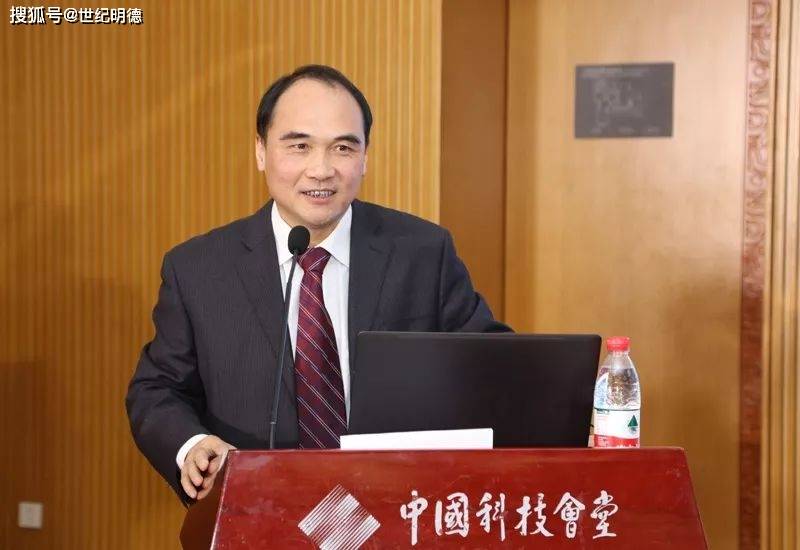 国家教育咨询委员会秘书长 张力科技部引智司科普处处长 邱成利中国