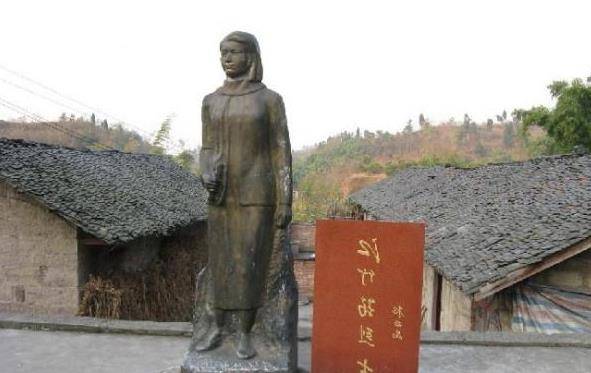 她,牺牲时年仅29岁,在狱中遭受非人折磨时,用竹签写遗书托孤_江竹筠