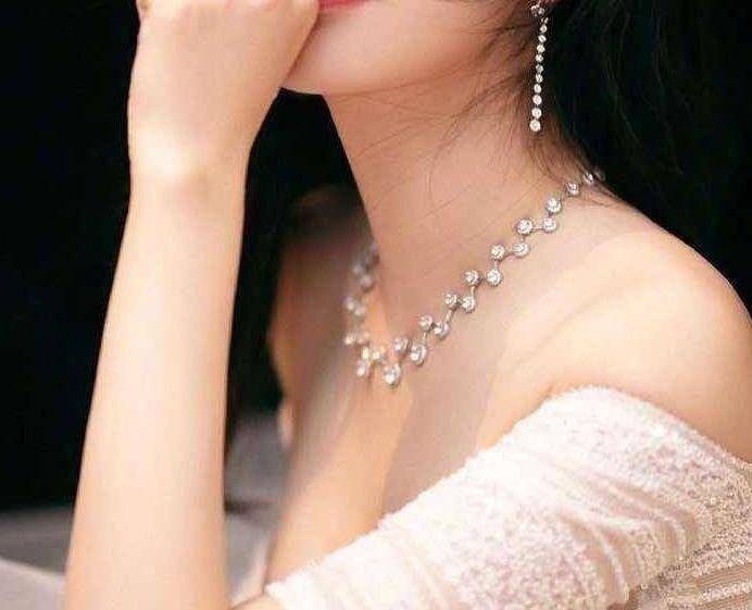 女神王晓晨:身材颜值双在线,还很有气质哟_演技_剧中_道路
