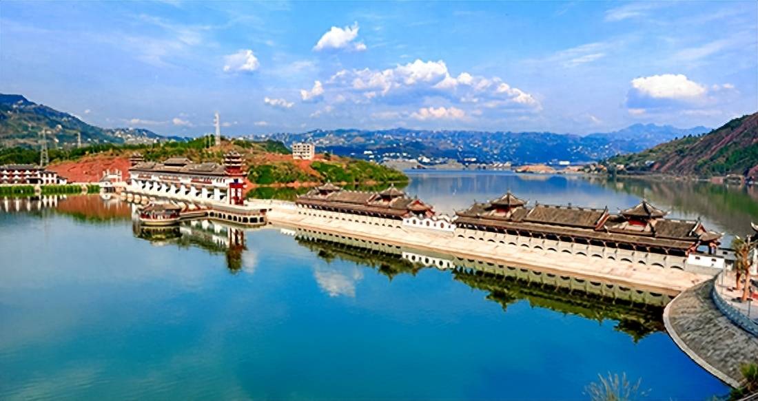 这个秋天,总要来一次汉丰湖吧!_开州_湖面_湖水