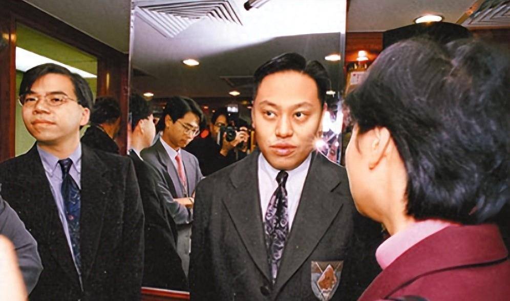 罗兆辉:从穷小伙起步身价数亿,和袁咏仪纠缠,最终猝死东莞_刘銮雄