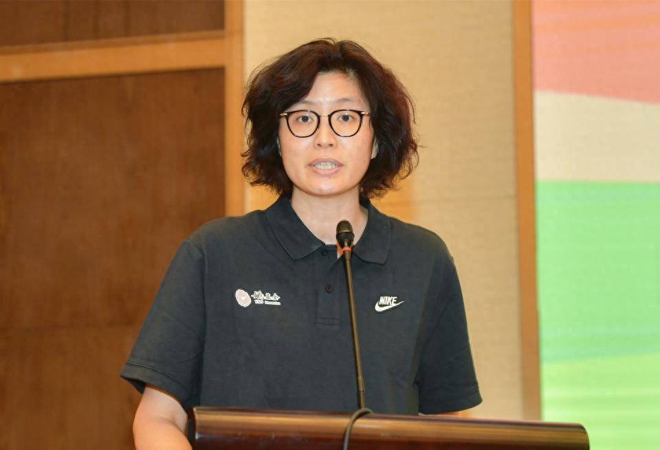 叶莉当众训斥姚明惹争议!