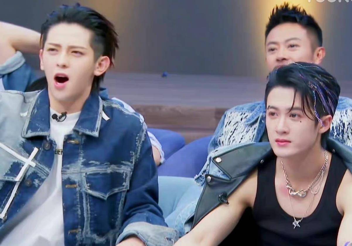 大红后也不忘兄弟,檀健次义气出席好友演唱会_符龙飞_嘉宾_热度