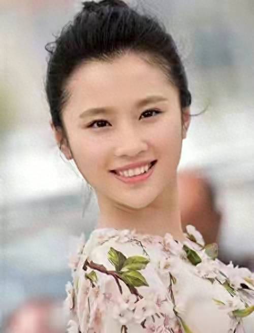 娱乐圈再次掀起一股绯闻风暴,引发了广泛的关注和猜测_传闻_张子枫