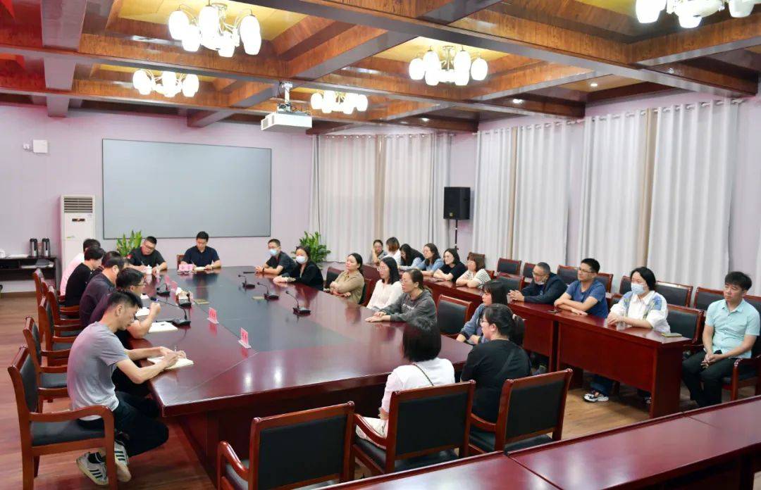 江苏省口岸中学举行"食堂开放日"活动_管理_家长_交流