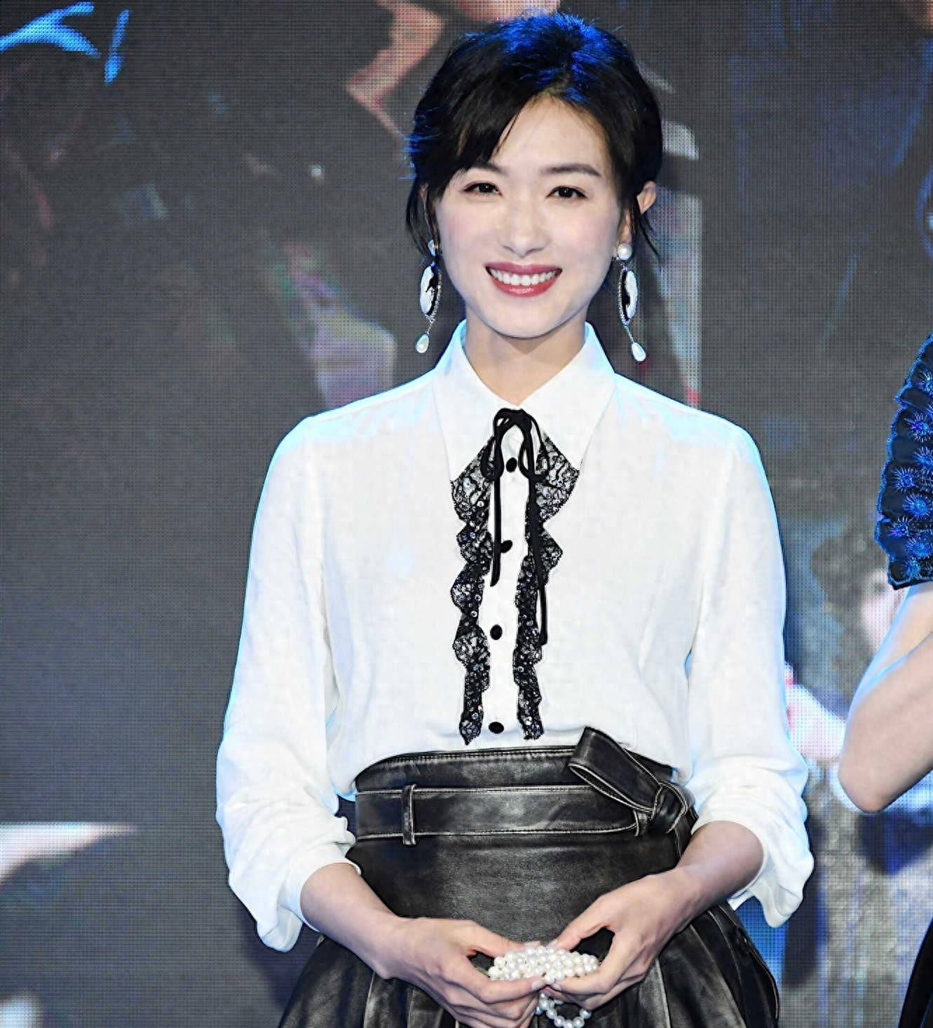 公认的演技派,出道至今零绯闻,嫁普通丈夫,5岁女儿似小大人_万茜_老公