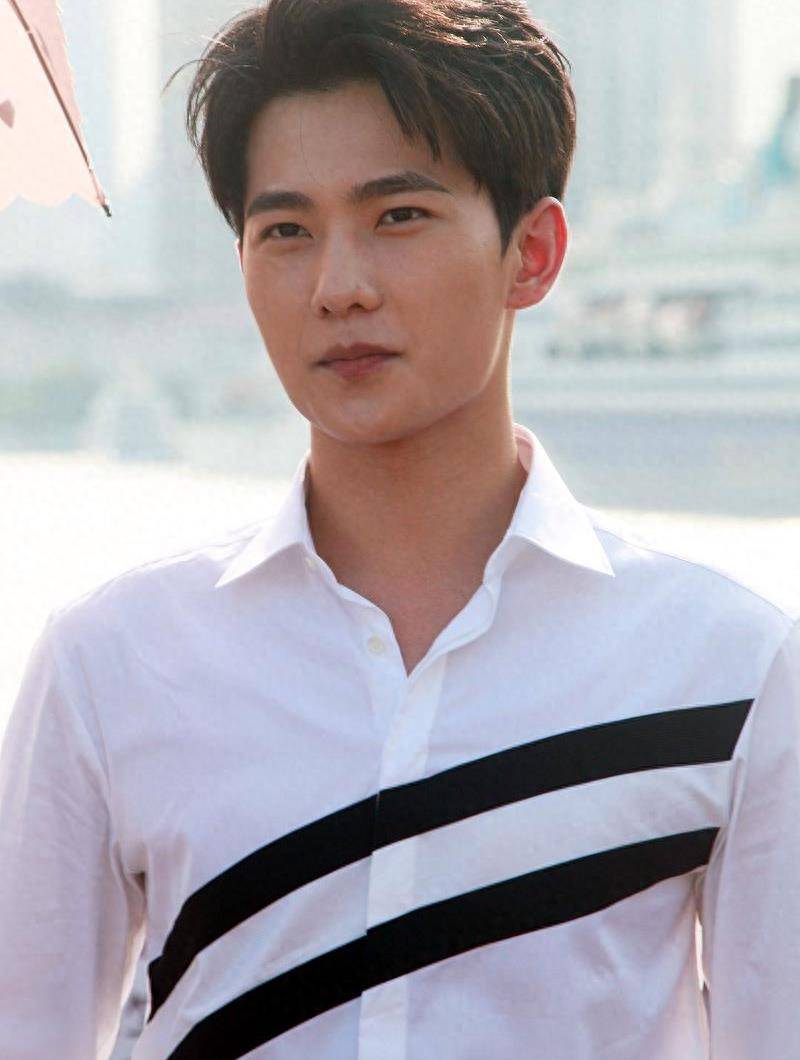 杨洋怒怼粉丝赶紧取关,网友:你就这么点粉丝维护你了还不珍惜?