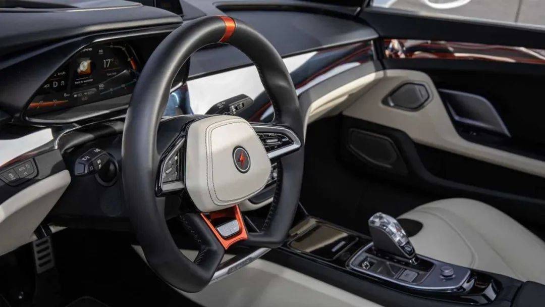 ssc tuatara西尔贝超跑(ssc)旗下超级跑车tuatara,最高车速可达455