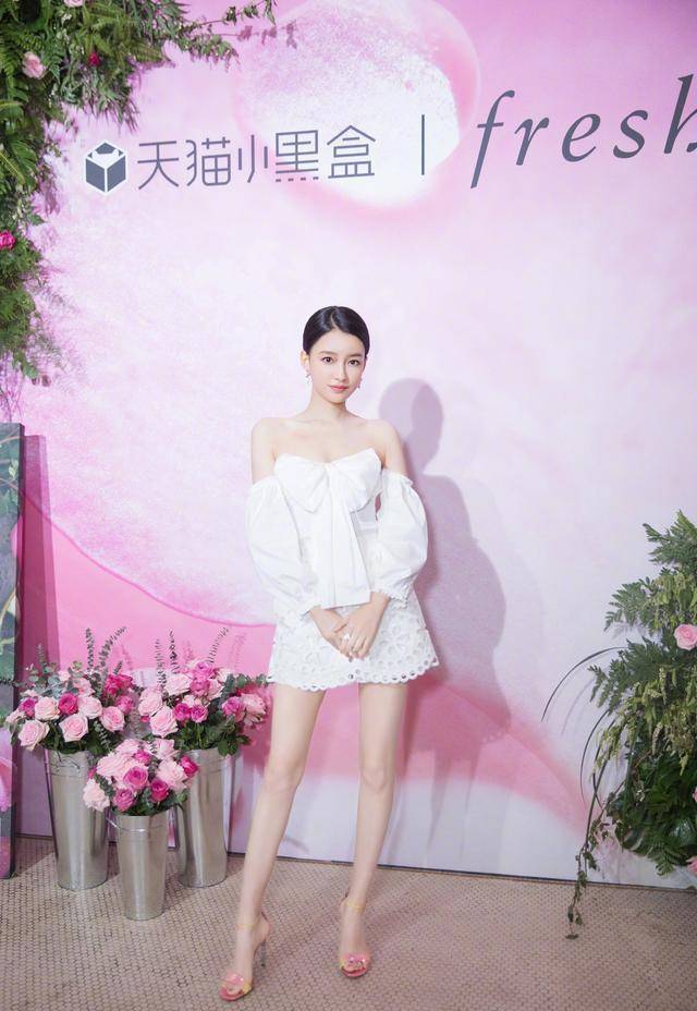 孙怡宋妍霏大同框比美!