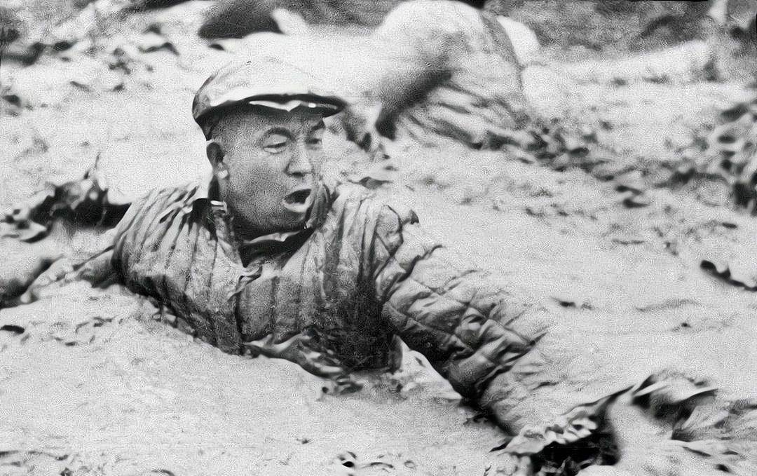 王进喜:为祖国献石油的铁人,为阻止井喷,带伤跳进泥浆坑_大庆油田