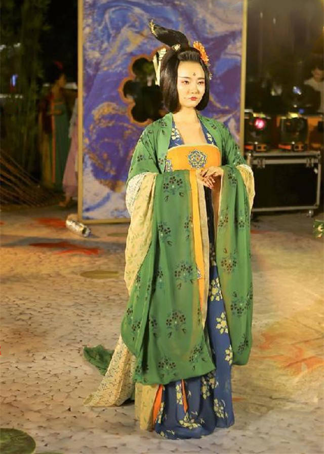 "原谅色"高光时刻:宋朝以绿为贵,连嫁衣都是绿色_颜色_地位_爱情