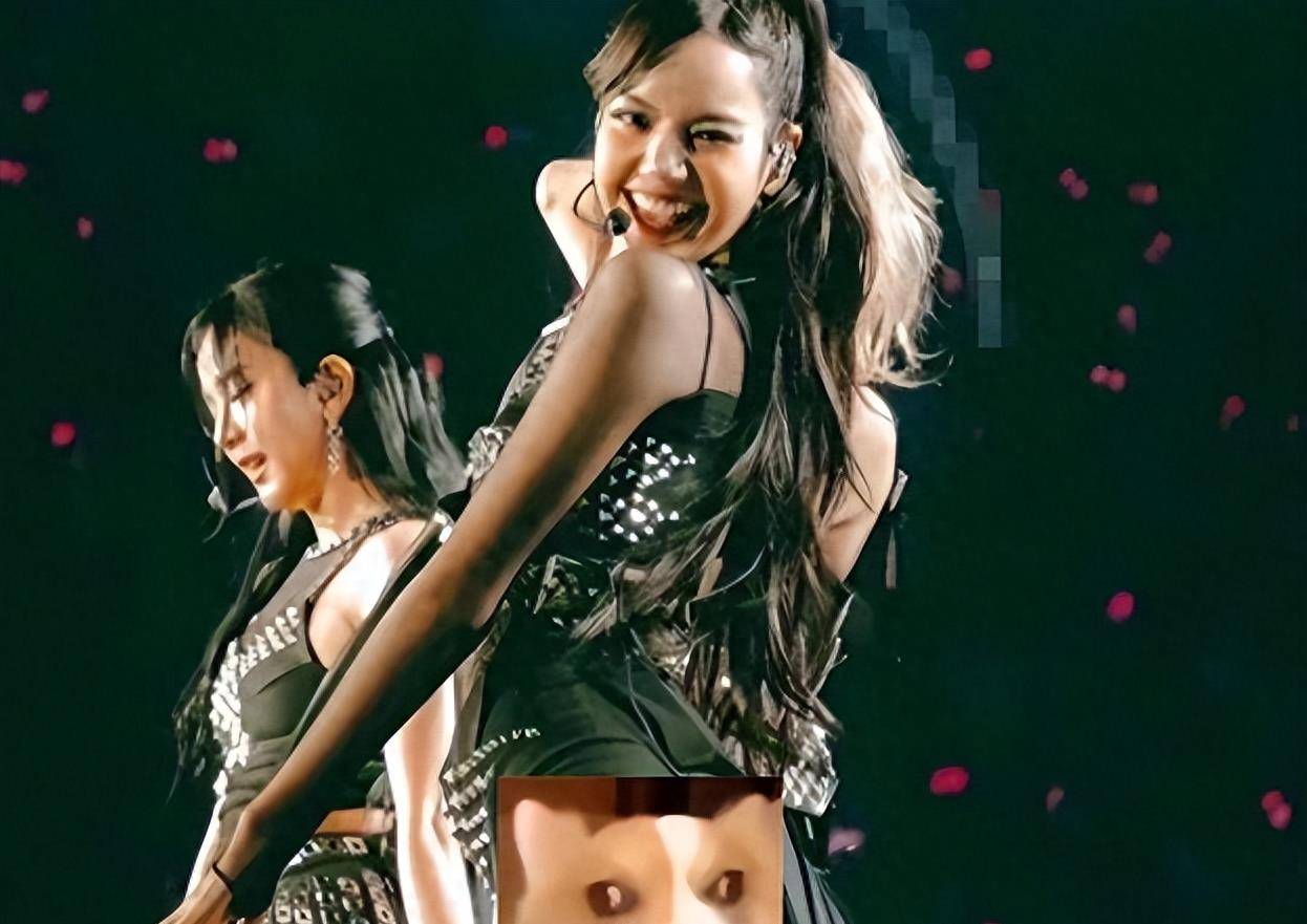 这其实是lisa成名初期的做法,但lisa成名后,在舞台上穿的衣服越来越少