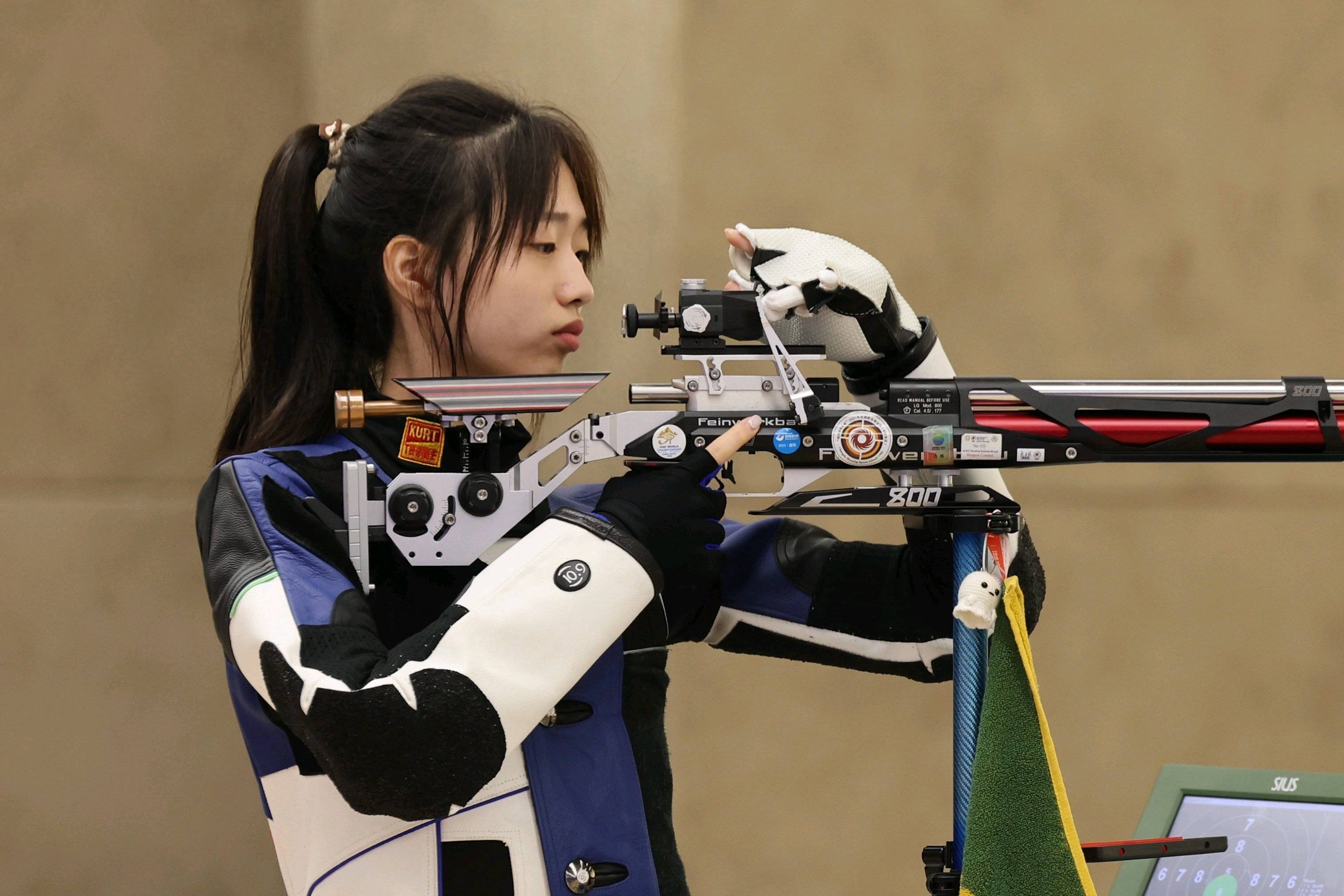 中国17岁射击女神又夺金牌:长相秀美气质佳_雨婷_亚运会_韩佳予