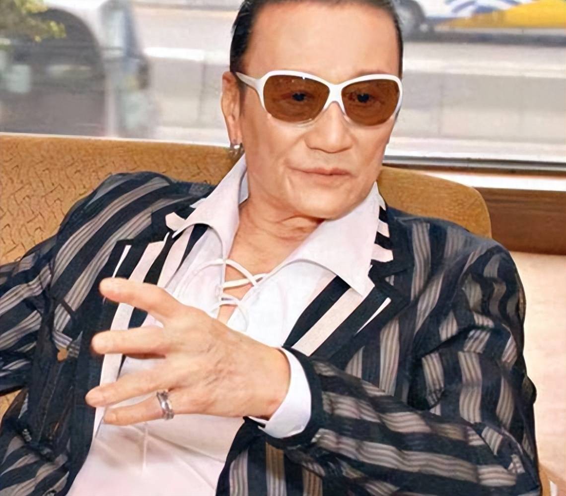 "风流大叔"谢贤:5段恋情,2段婚姻,曾和小49岁女星谈恋爱_甄珍_感情