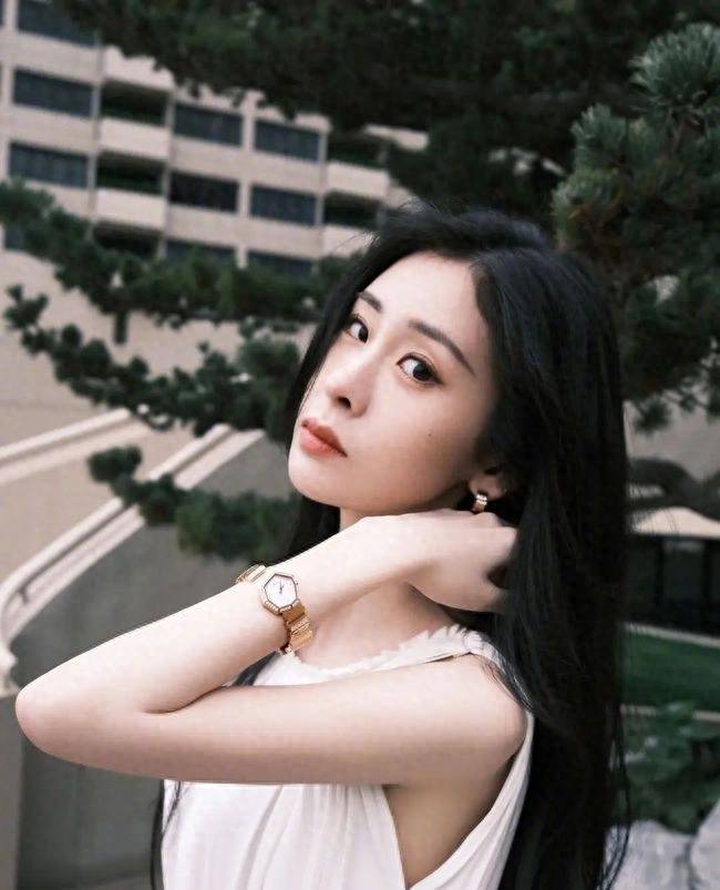 张碧晨发文给姚贝娜庆冥诞 网友:姐姐有心了_音乐_情感_生命