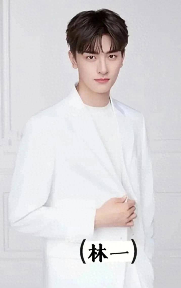 50位男艺人白色西装颜值排名,成毅16,邓为第2,龚俊13谁能登顶_演技