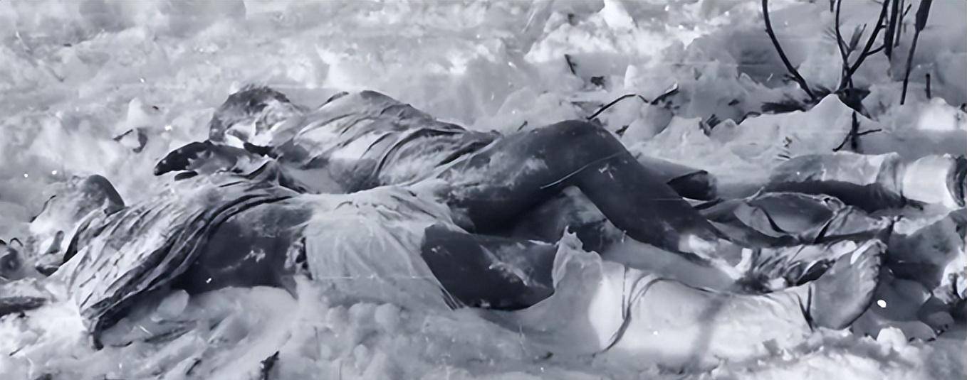 1959年9人惨死乌拉尔山脉,舌头被活生生拔掉,他们遇见了什么?