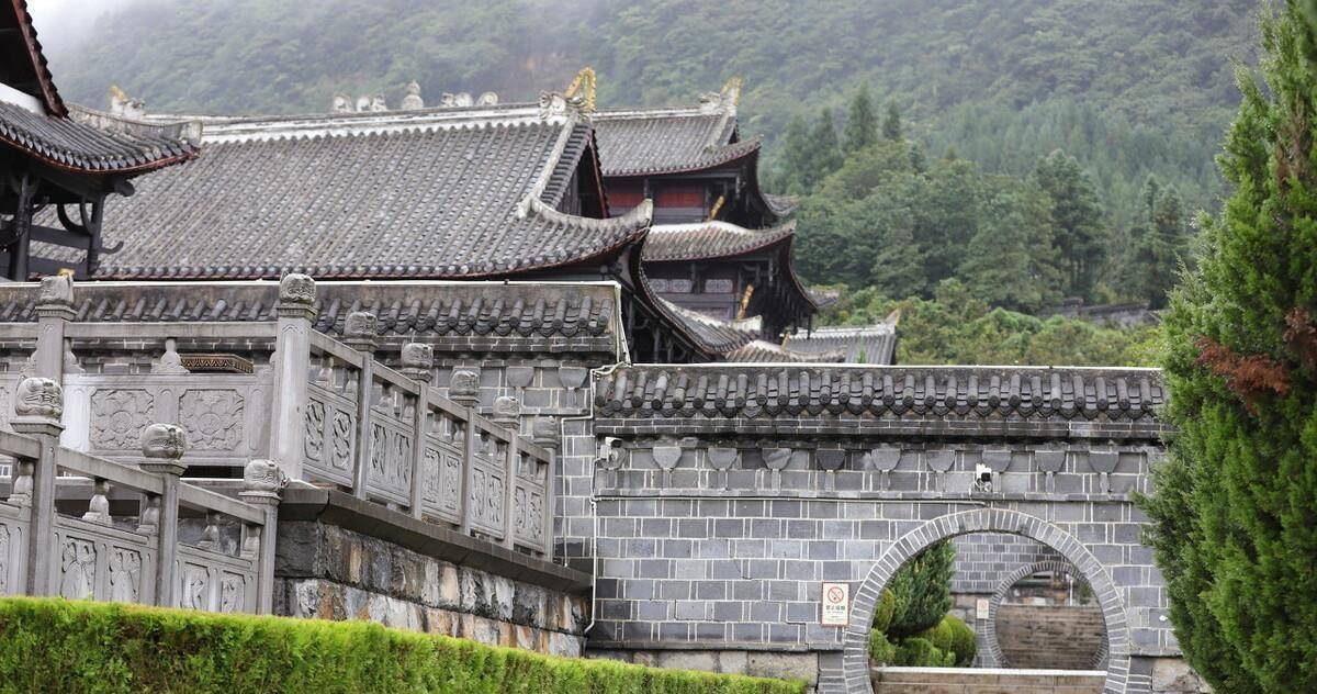 贵州宣慰使司辖地之广政治影响之大,明代汉文典籍记载何以不详_水东