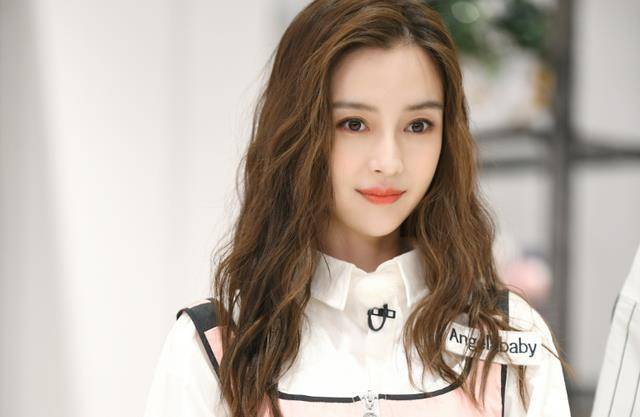baby荣登海外杂志封面，却引来网友吐槽声一片，代表作品略显尴尬 -6park.com