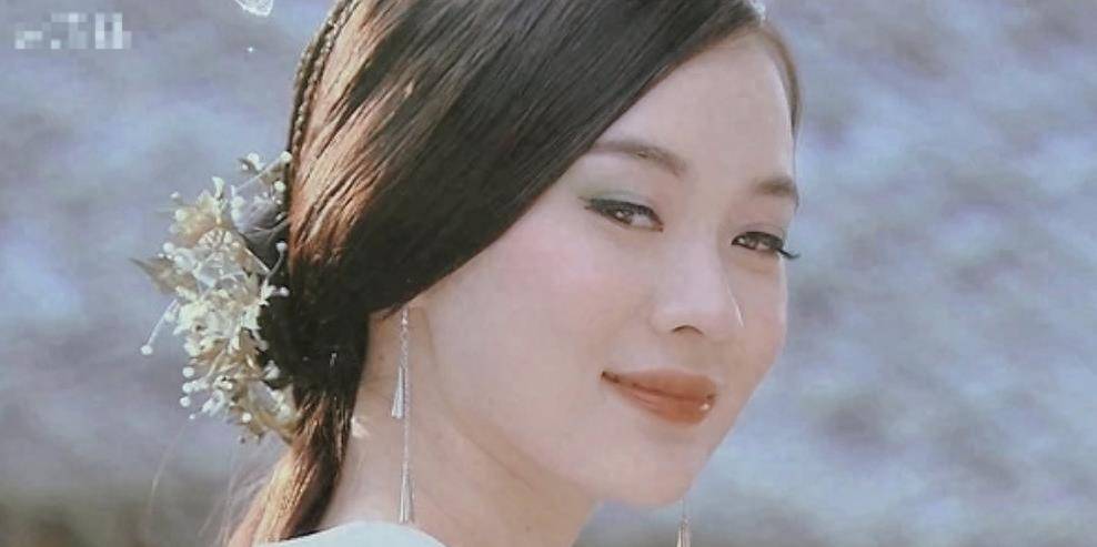 一脱成名霍思燕,早年大尺度作品全裸出镜,如今靠儿子洗白?