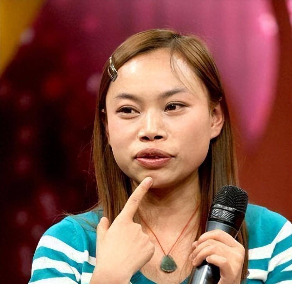 网红凤姐在美国坐地铁被偶遇,背千元包模样变美丽,月薪超4万_生活