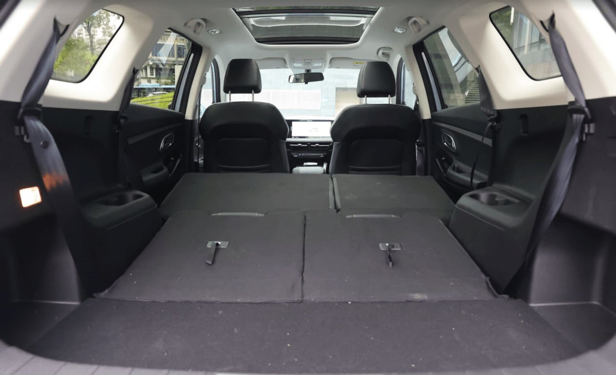 想不到吧!长安欧尚x7plus十万级suv第三排座椅居然这么舒服