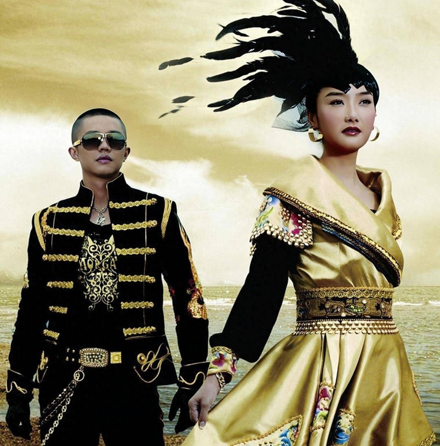 好家伙,凤凰传奇以"另类方式"登上热搜,曾毅玲花要懵了_网友_首歌