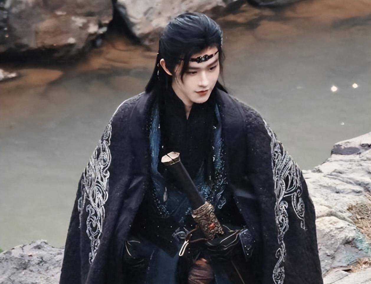 侯明昊搭陈都灵,程潇,妆造梦回《云之羽》_少年_背影_发型