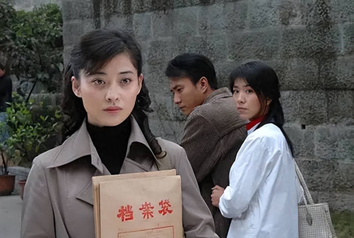 《岁月》是一部由刘江执导,胡军,梅婷,于和伟等主演的都市情感