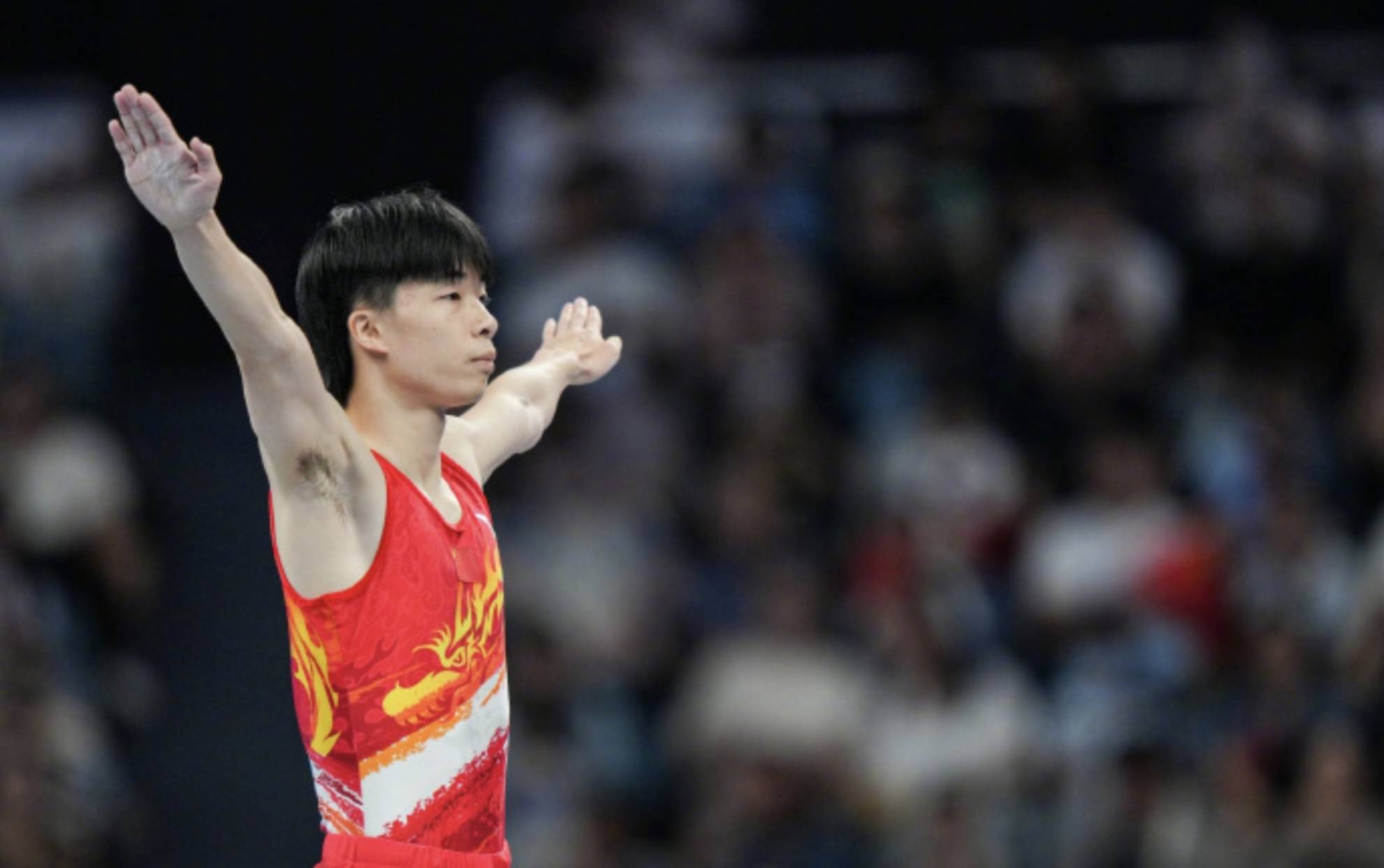 10月3日,男子蹦床运动员王梓赛,严浪宇代表中国队参赛