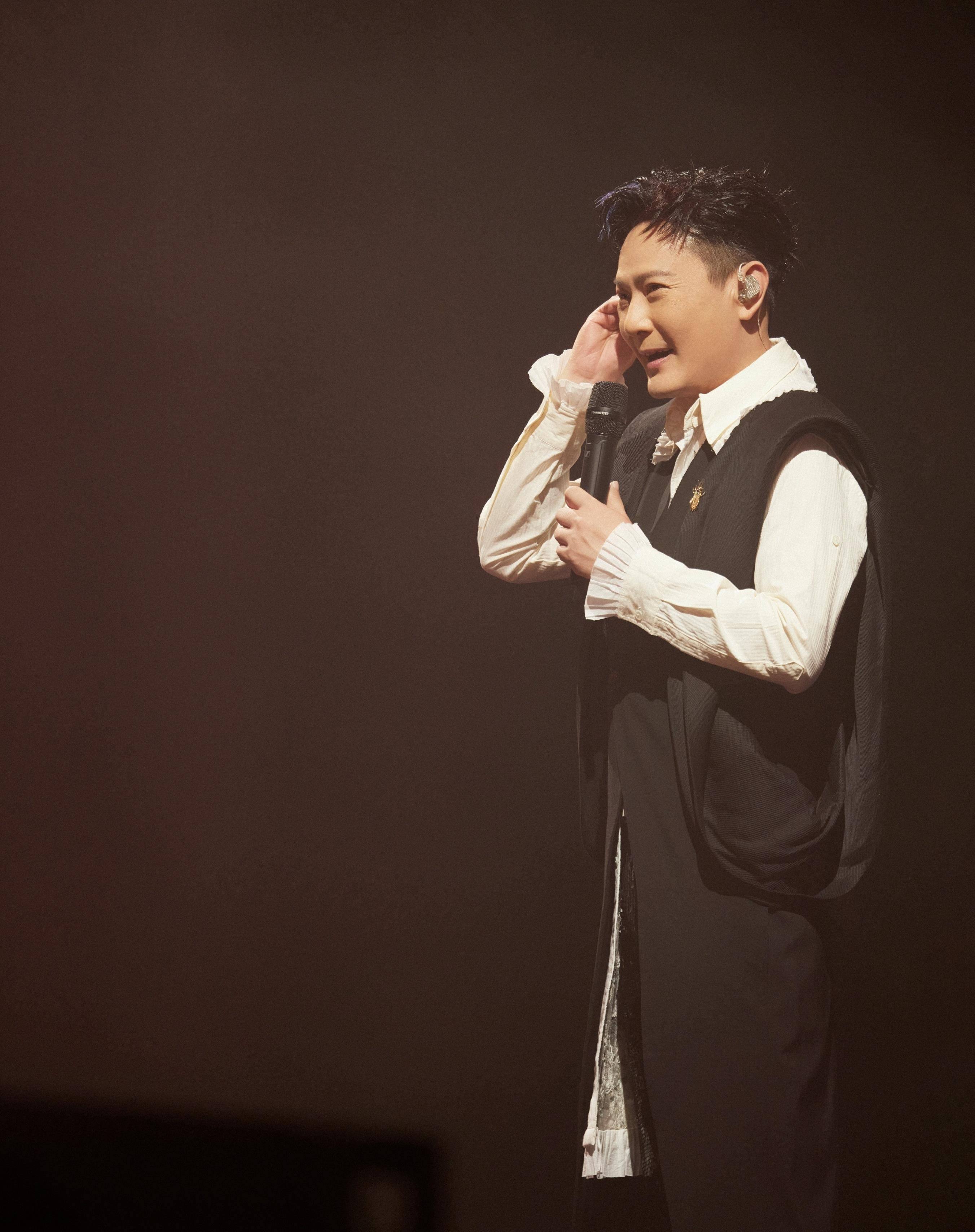 0常州站圆满结束,张信哲巡演与亚运会吉祥物创意互动_歌迷_音乐_演唱