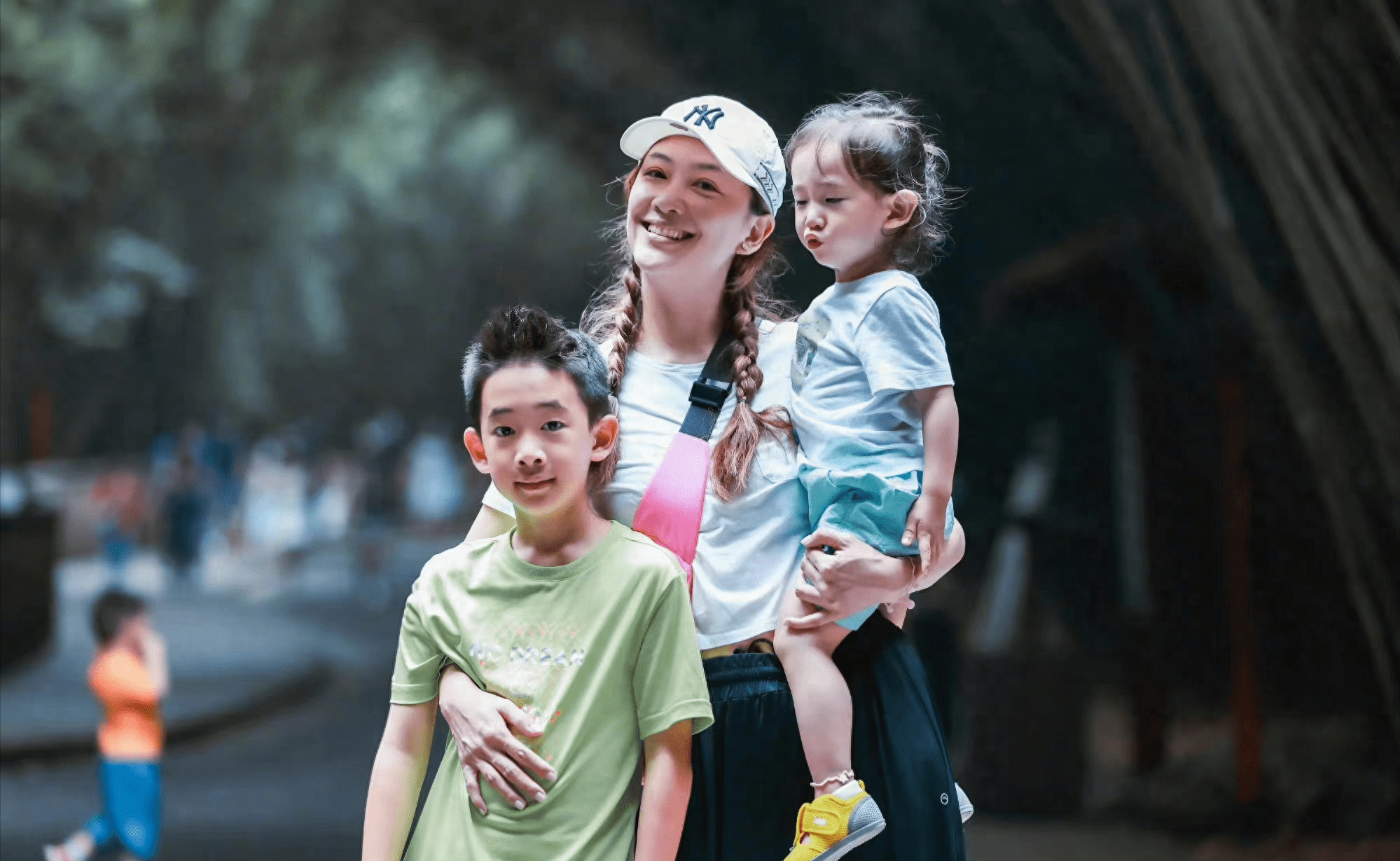 hoho近照,hoho长发飘飘,以为应采儿生了个女儿_陈小春_感觉_jasper