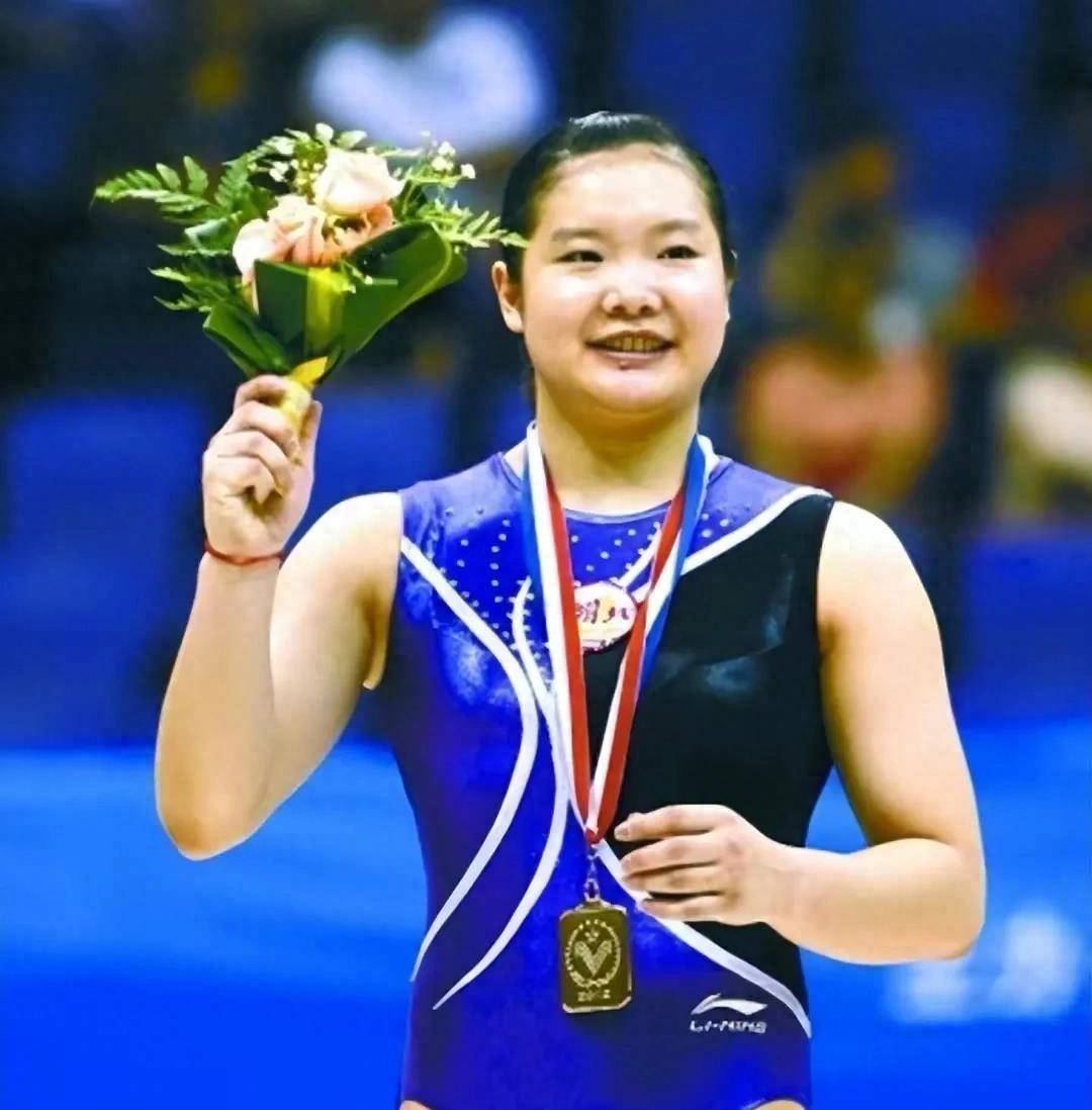 程菲:25岁退役,身材发胖到200斤,事业成功任副教授,35岁未婚_体操