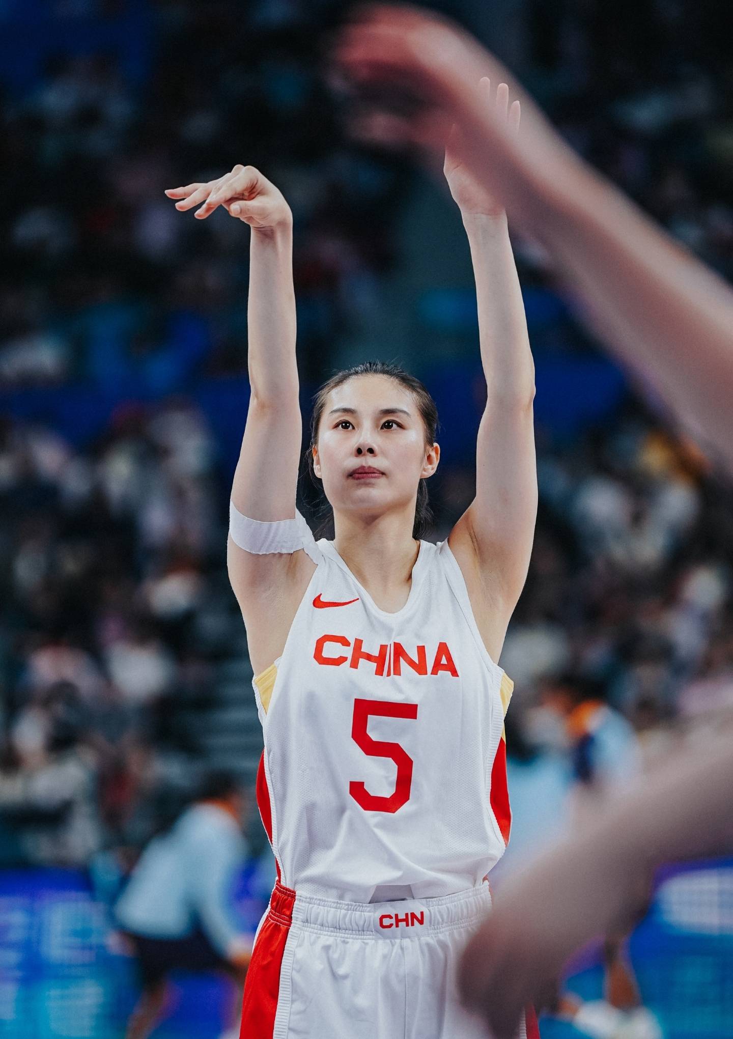 女篮女神王思雨的专属bgm来了:我姓王!