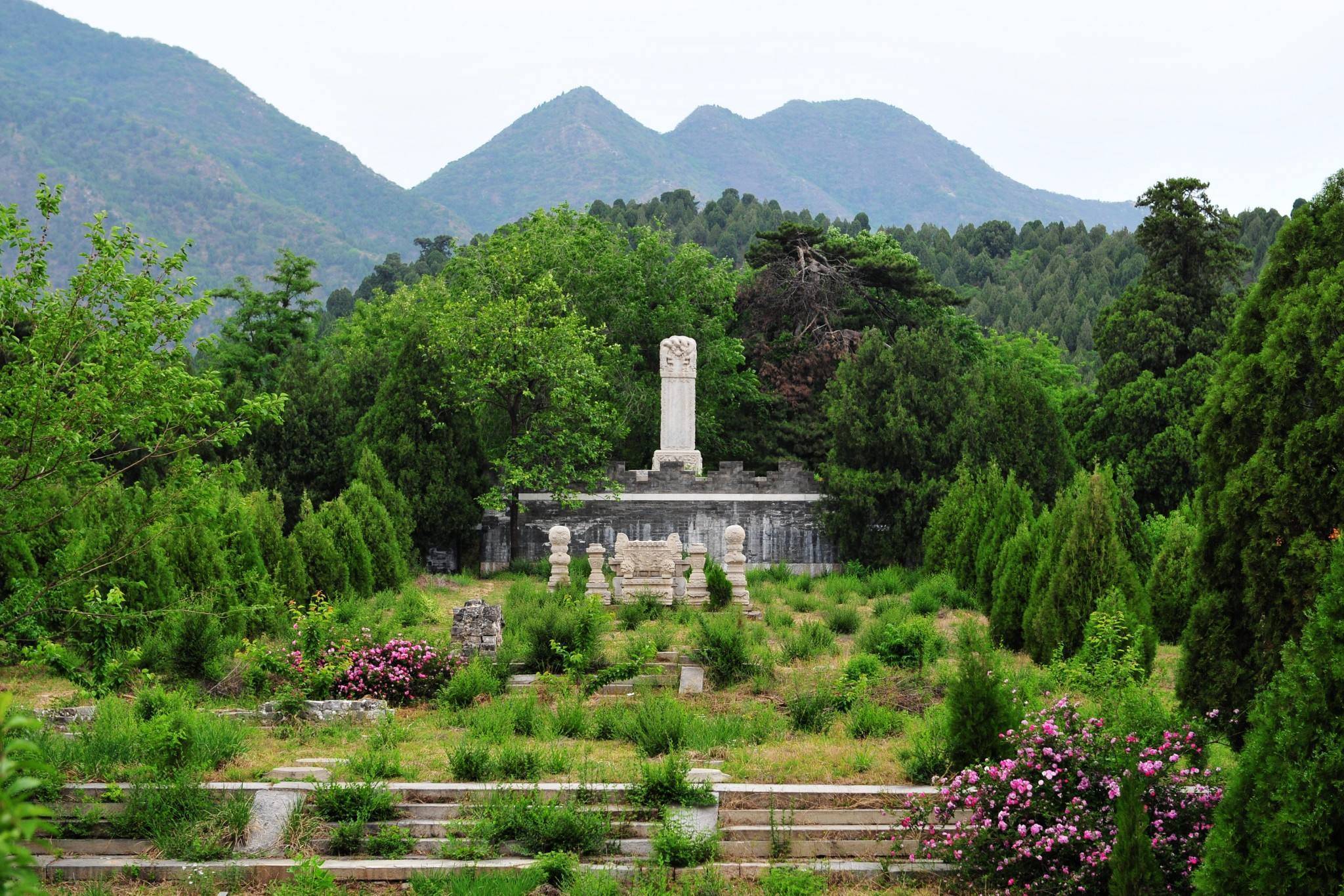 可以说天寿山能够被圈定为明十三陵,离不开自身和周边的地理环境,推而