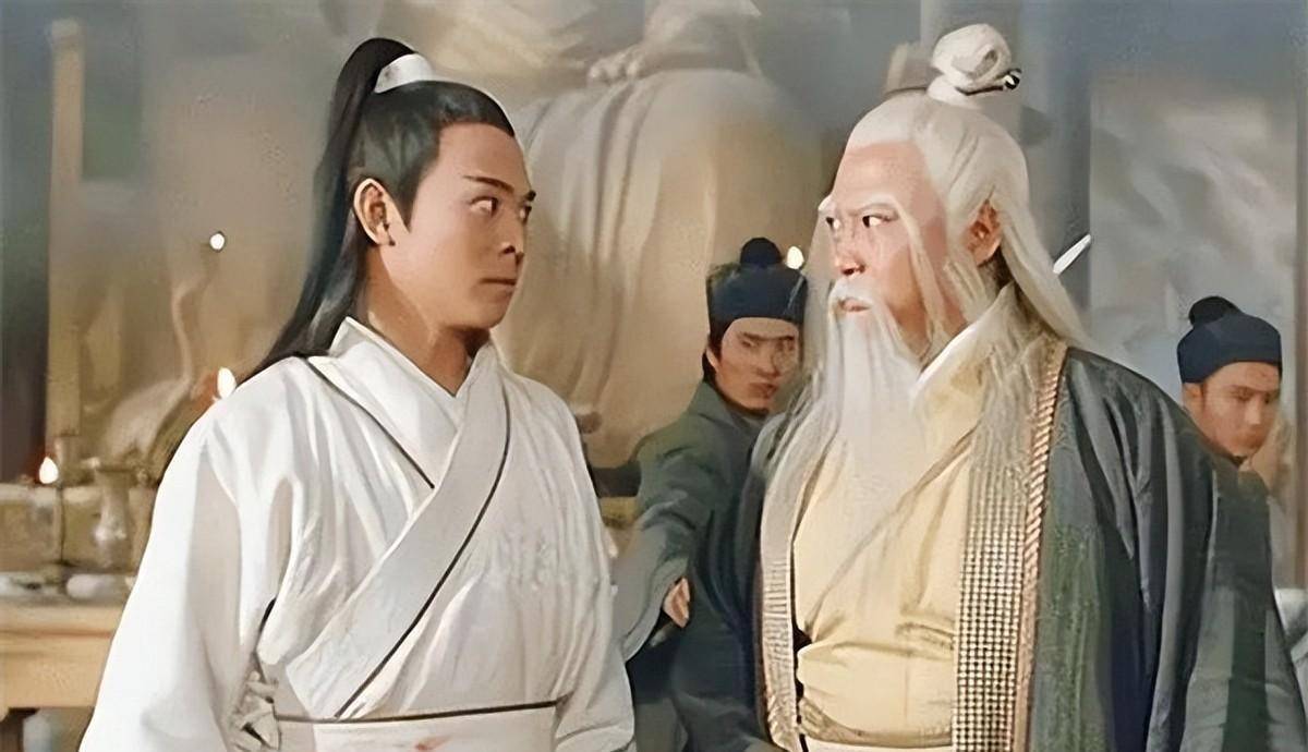 张三丰要与三人交手,白眉鹰王很担心,他怕张三丰被活活打死_赵敏_少林