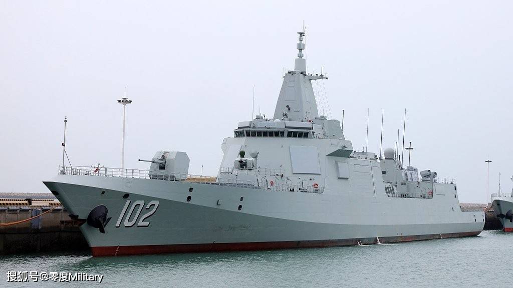 美国海军第1艘伯克iii型驱逐舰正式服役 晾衣架桅杆杂乱 服役即落后