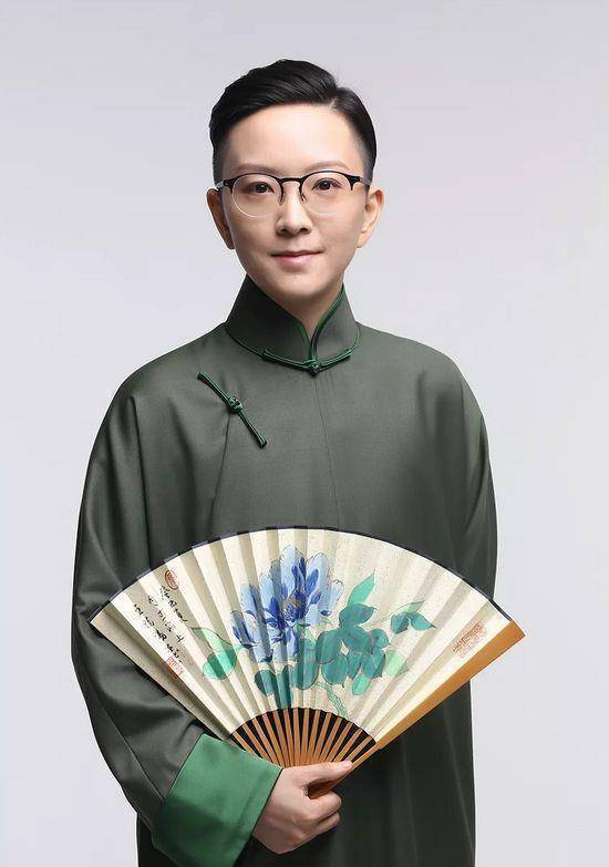 除此之外,京剧界还有两位老艺术家对其十分看重,一位就是梅葆玖,一位