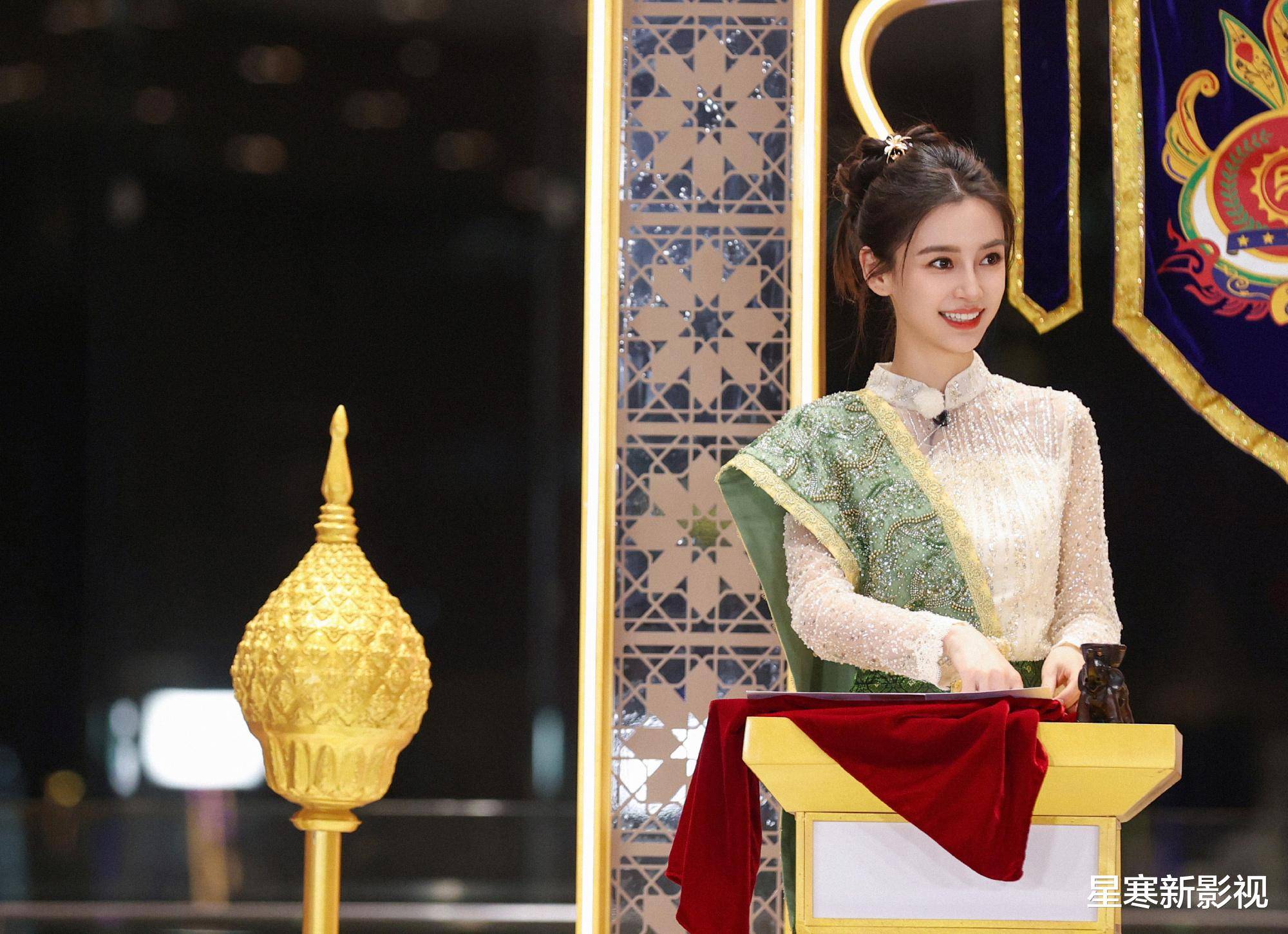 常驻综艺停更,缺席《跑男》录制!杨颖"疯马秀"风波再度升级!