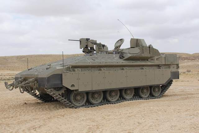 在2008年开始装备以色列国防军,大约生产了250辆,主要装备"戈兰尼"旅