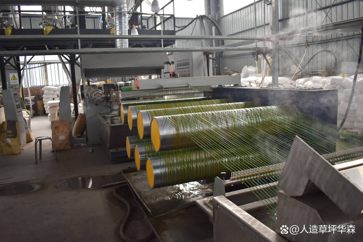 绿色环保人工草坪生产方法:如何实现零污染?_材料_处理_过程