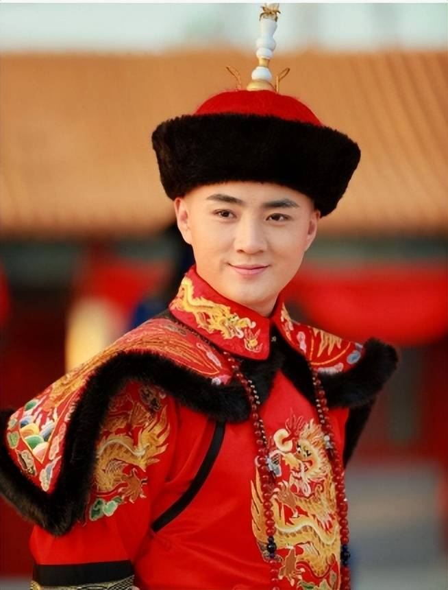 余少群:感动到落泪,和来自全国各地15位粉丝在鄂共庆42岁生日趴_相关