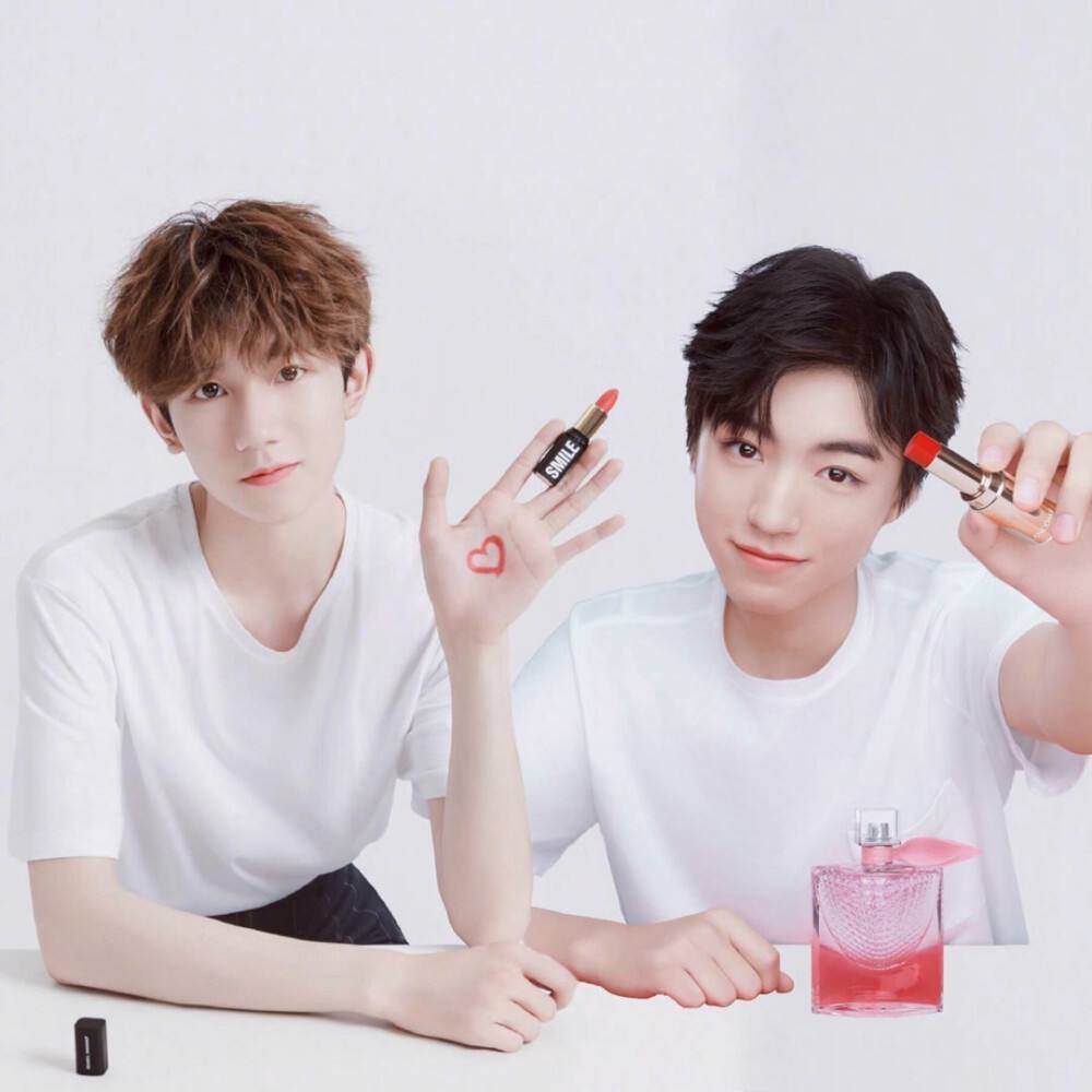 王俊凯养嫂子事件揭秘:与杨柳穿情侣鞋,公私两重天的明星生活_冒险