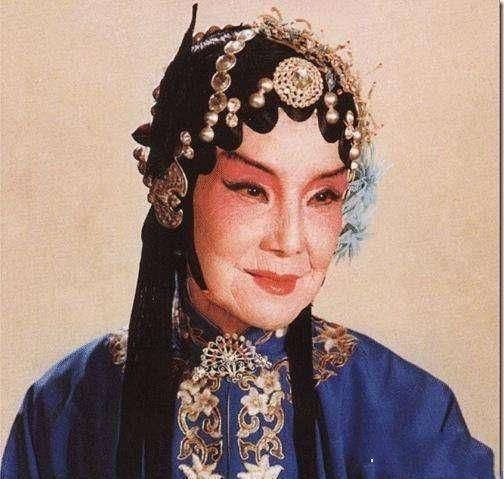 京剧演员赵荣琛以及程永江都十分尊敬新艳秋,为何李世济截然相反