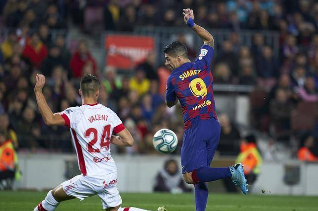 曼联标王赫伊伦德训练中神级脚后跟破门!