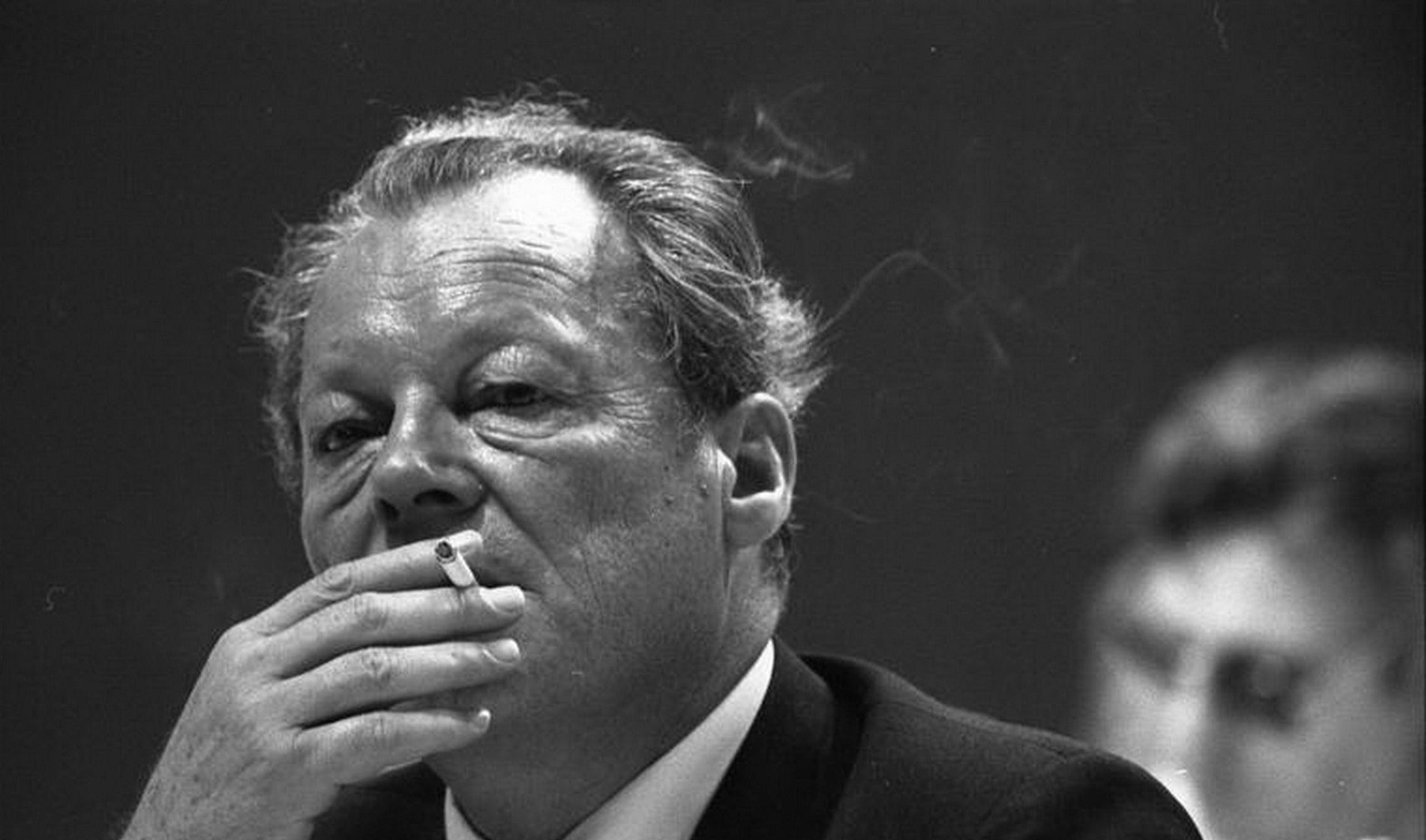 在纪尧姆间谍案发生十天之后,勃兰特写好辞呈交到议会,他离开了他工作