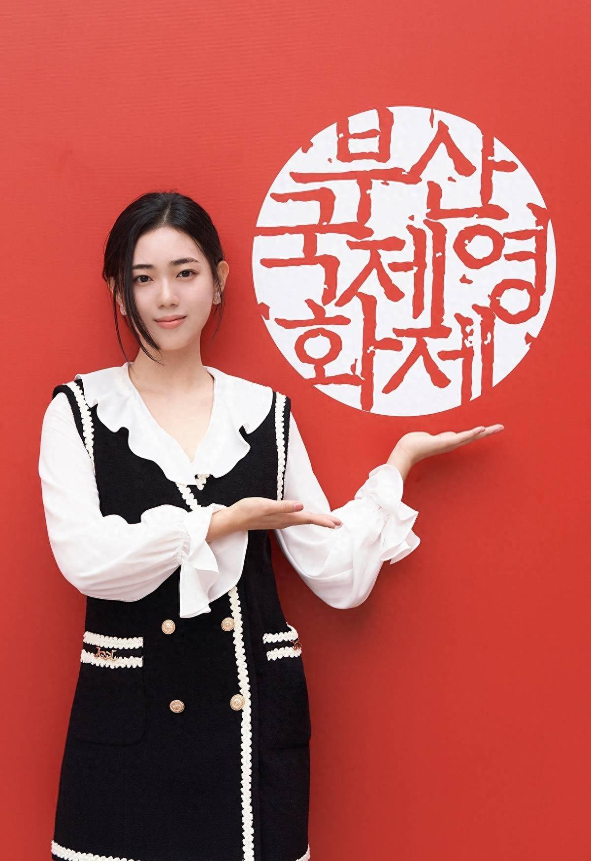 kim jiwoo亮相第28届釜山国际电影节惊艳众人!_观众_故事_演技