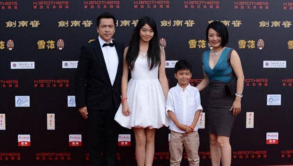 王中磊老婆看霍思燕的眼神火了!